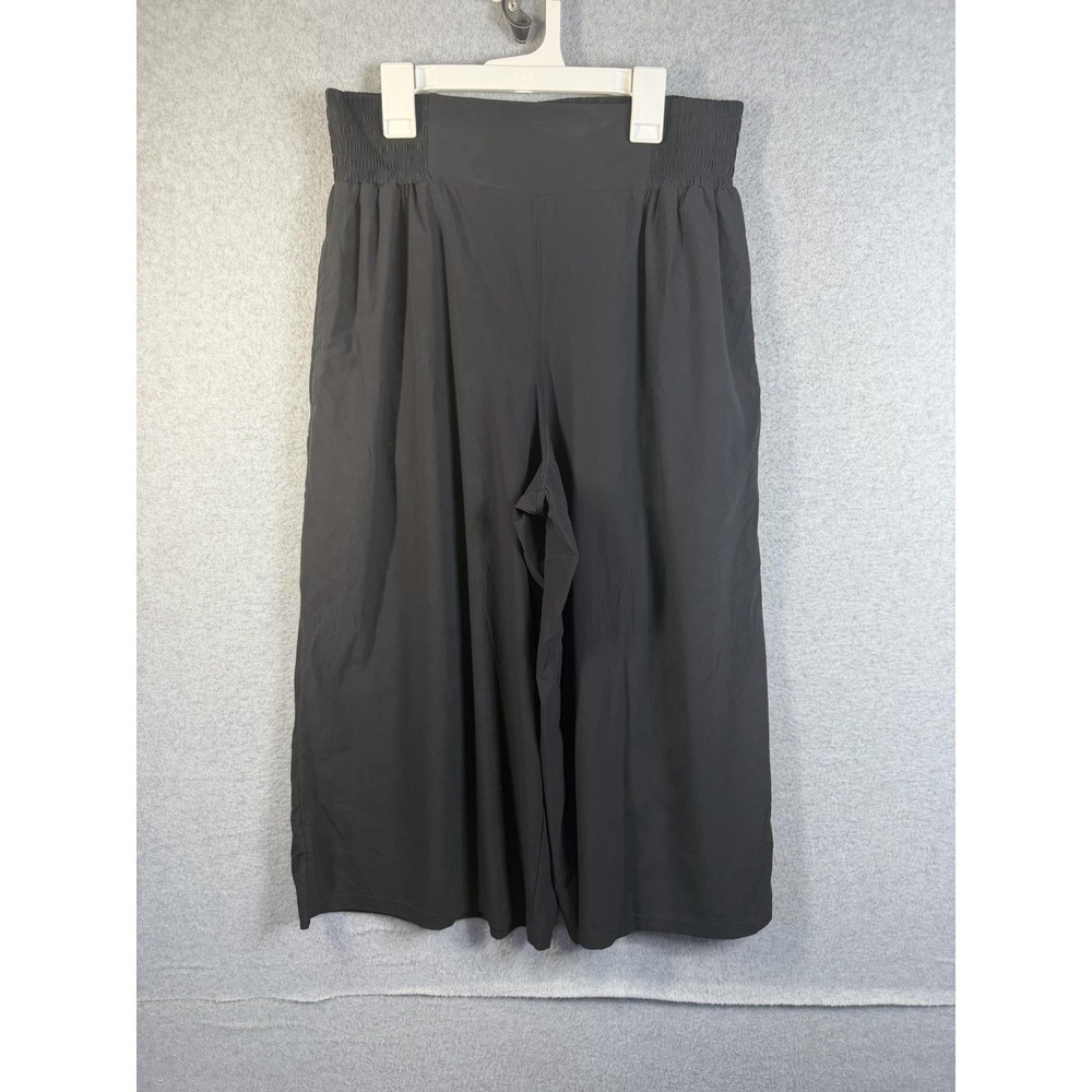 Mono B Capri Pants Womens Medium Black Wide Leg Stretch Lightweight Athletic